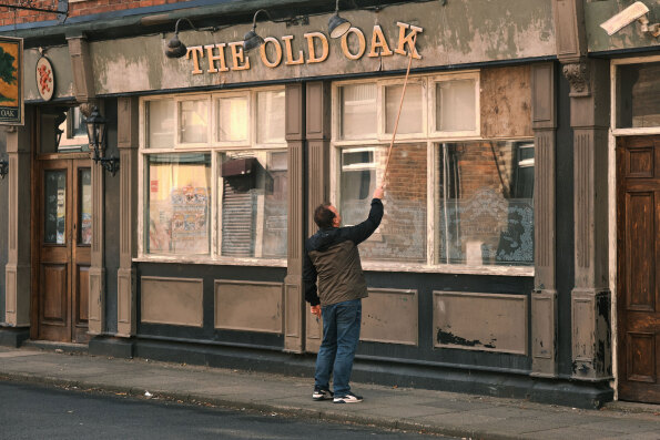 A scene from THE OLD OAK. A Zeitgeist Films release in association with Kino Lorber.